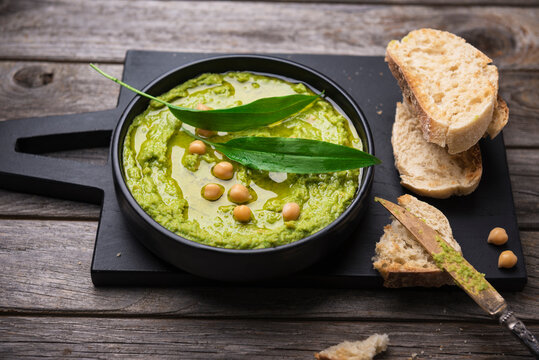 Wild garlic hummus with grilled baguette