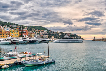 Fototapeta na wymiar view of the port in Nice, France