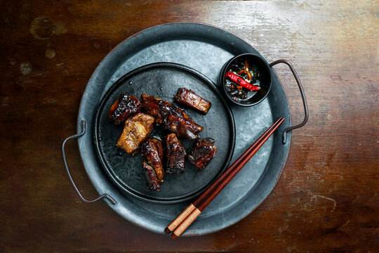 Caramelized pork ribs (China)
