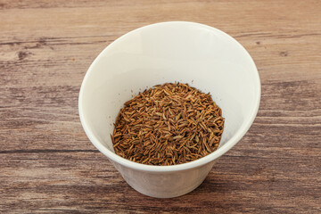 Dry zeera seeds in the bowl
