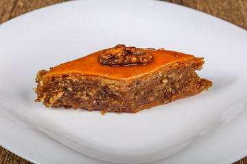 Turkish delight baklava with honey