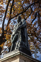 Fototapeta na wymiar statue of hercules in park