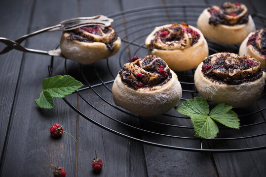 Vegan Raspberry And Poppy Seed Snails