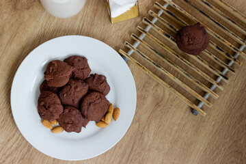 Super delicious Chocolate and Almond Cookies