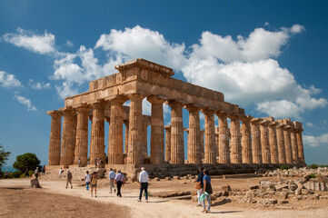 Columns and ruins in Selinunte near Trapani in Sicilia, Italy. - obrazy, fototapety, plakaty