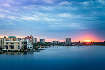 Fototapeta na wymiar Sunrise appears over beautiful Sarasota, Florida