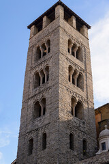 Fototapeta na wymiar Torre campanario románico de la Catedral de Sant pere de Vic, comarca de Osona en Cataluña, España
