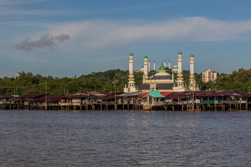 Fototapeta premium Duli Pengiran Muda Mahkota Pengiran Muda Haji Al-Muhtadee Billah Mosque in Bandar Seri Begawan, capital of Brunei