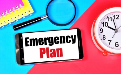 Emergency plan. Text message on the smartphone screen. Create a checklist of emergency rescue readiness.