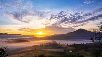 Fototapeta na wymiar Landscape of sunset and mountain viewpoint in Phetchabun province Thailand.