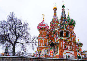 Fototapeta na wymiar St. Basil's Cathedral (Cathedral of Vasily the Blessed) in first snow. Moscow, Russia