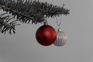 Christmas balls hung on a Christmas tree. クリスマスツリーの吊り下げられたクリスマスボール