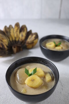 Kolak. Kolak (or kolek) is an Indonesian dessert based on banana, palm sugar or coconut sugar, coconut milk, and pandanus leaf