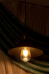 Lamp with a vintage incandescent lamp
