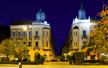 Fototapeta na wymiar Night view of impressive architecture of hungarian town Debrecen
