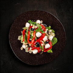 Mixed salad with little mozzarella cheese
