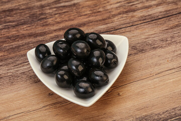 Black olives in the bowl