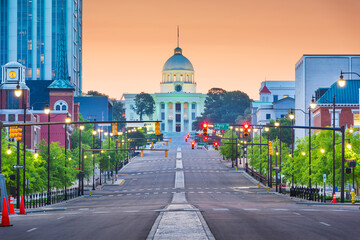 Montgomery, Alabama, USA with the State Capitol at dawn. - obrazy, fototapety, plakaty