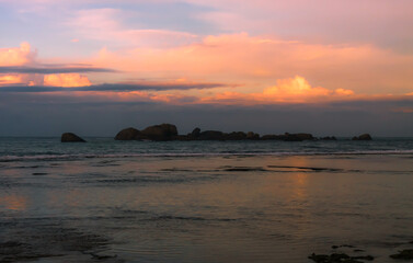 Obraz premium Sunset on the Indian ocean Sri Lanka Hikkaduwa