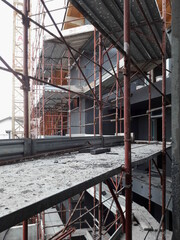 Lavori in corso nel cantiere in autunno - business