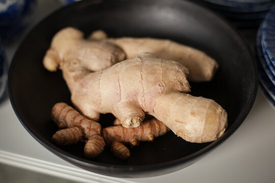 Frischer Ingwer und Kurkuma 