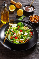 pear salad with blue cheese and greens