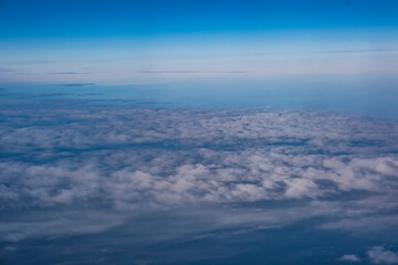 Obraz premium blue horizon viewed from airplane