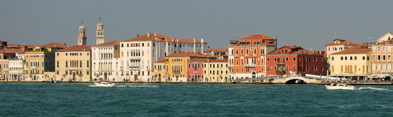 Fototapeta na wymiar Рanorama of Venice, view of the autumn marathon