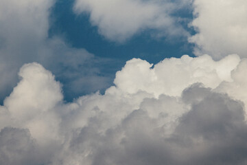 Fototapeta na wymiar white cumulus clouds