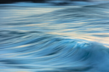 Slow shutter blurred image of a wave