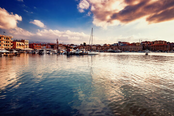 Krajobraz morski, wakacje i wypoczynek na greckiej wyspie, Kreta  © anettastar