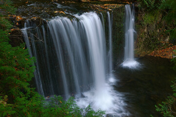 Fototapeta na wymiar Hoggs Falls on the Boyne River in the Fall side view