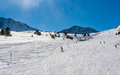 Fototapeta na wymiar Ski resort GrandVallira. Views of the Pyrenees mountains.