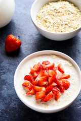 Oats porridge with strawberry