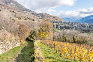 Village d'Ayse en automne vu des hauteurs