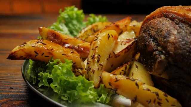 Baked potato wedges with cumin