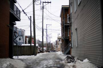 rue de Limoilou dans la ville de Québec au début de l'hiver - 395815199