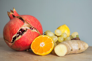 Fototapeta na wymiar Mix of fruit on the table.