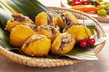 bolinhos de  peixe  artesanal