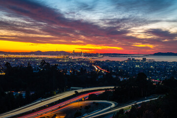 Fototapeta na wymiar San Francisco Skyline at Dusk from the Oakland Hills
