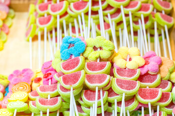Jelly skewers that look at the face to eat.