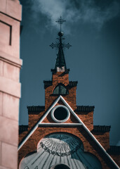 Symetria na budynku kościelnym