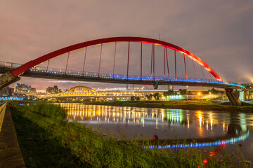 Fototapeta na wymiar Rainbow Bridge at Night, Taipei, Taiwan