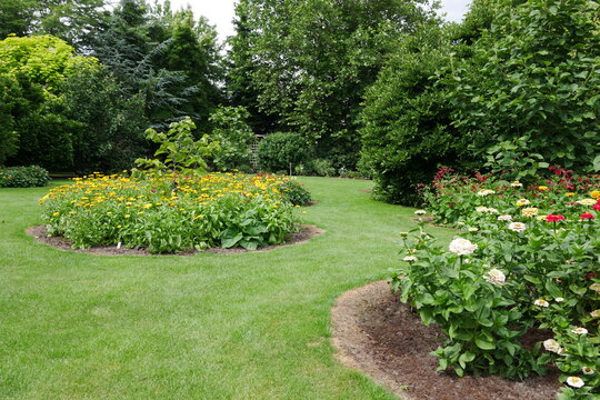 Botanischer Garten, bl&uuml;hender Traumgarten und Schattengarten, Paradiesgarten, Gr&uuml;noase, Staudengarten und Parkanlage