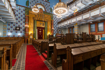 Fototapeta na wymiar Kazinczy Street Jewish Synagogue