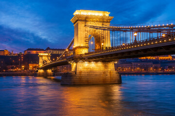 Obraz premium Budapest Hungary and the Dabune River in blue hour