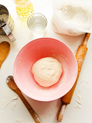 Dough kneading set