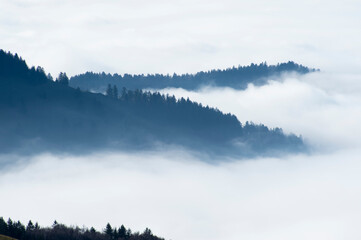 Inversionswetter mit Nebel in den Tälern