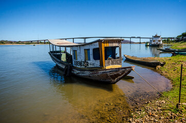 Barco solitário