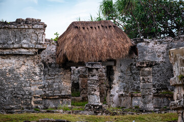 Fototapeta na wymiar Ruins of Tulum on the Caribbean coast